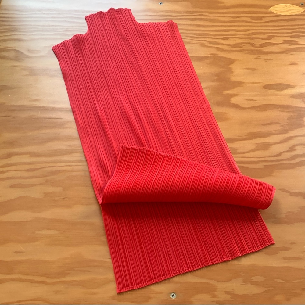 Issey Miyake Pleats Please Turtleneck Tank Red JP3 - Picture 6 of 7